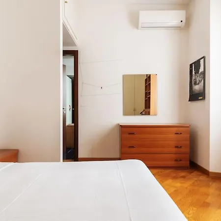 Apartment Bilocale In Porta Romana Milan